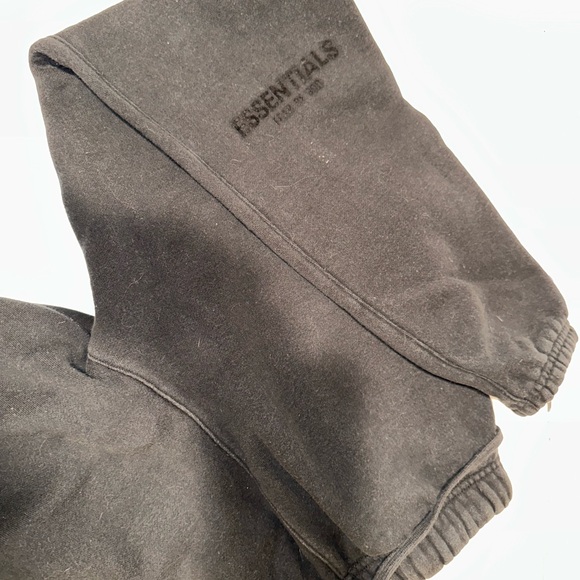 ESSENTIALS sweatpants - Picture 3 of 3